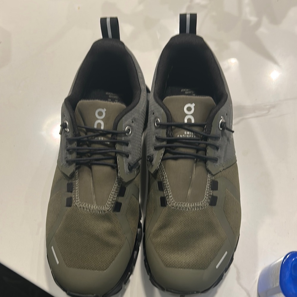 Ax shoes olive green never been worn size 7 in women